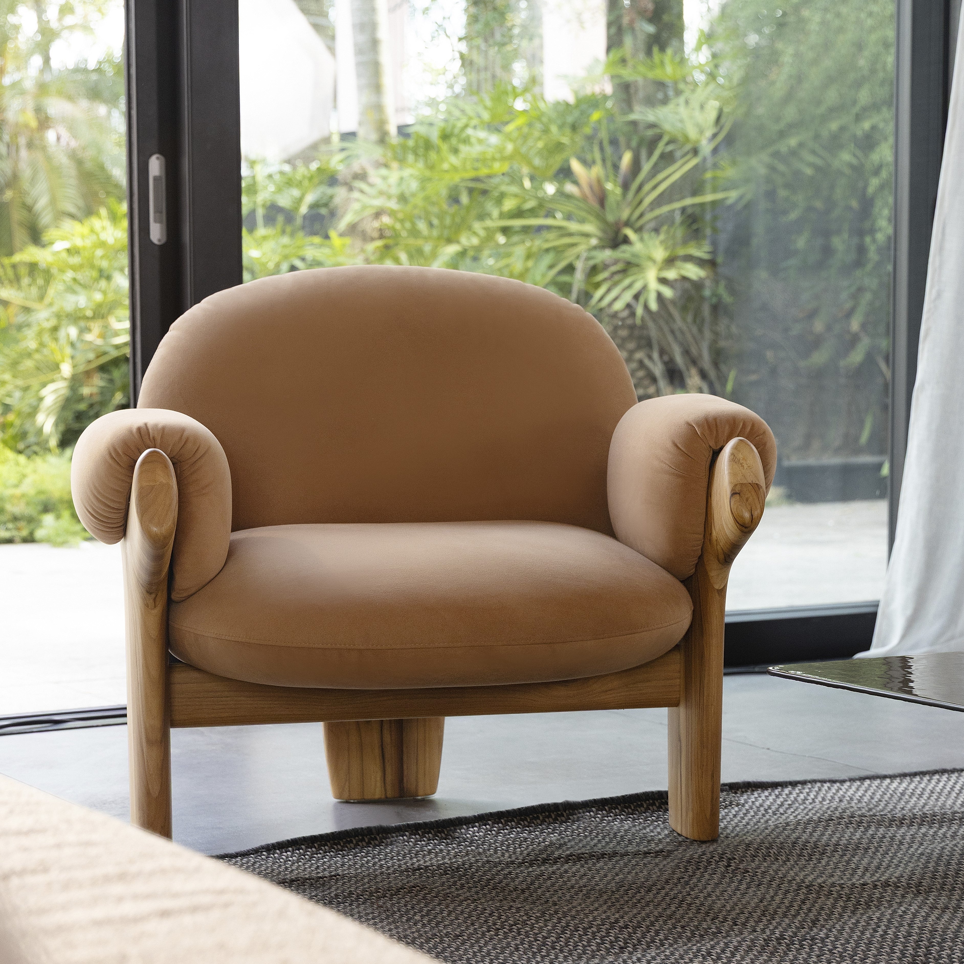 Uultis Contemporary Furniture