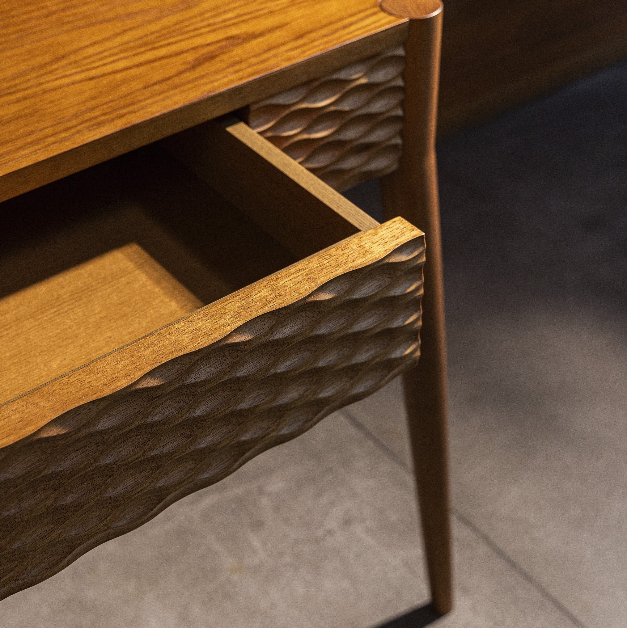 ORIS - MH9150 - DESK (62 x 30 x 30)