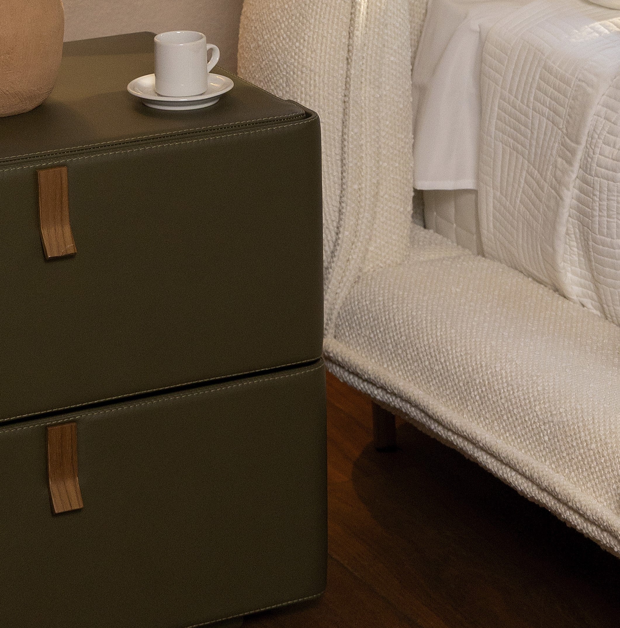 Uultis Contemporary Furniture