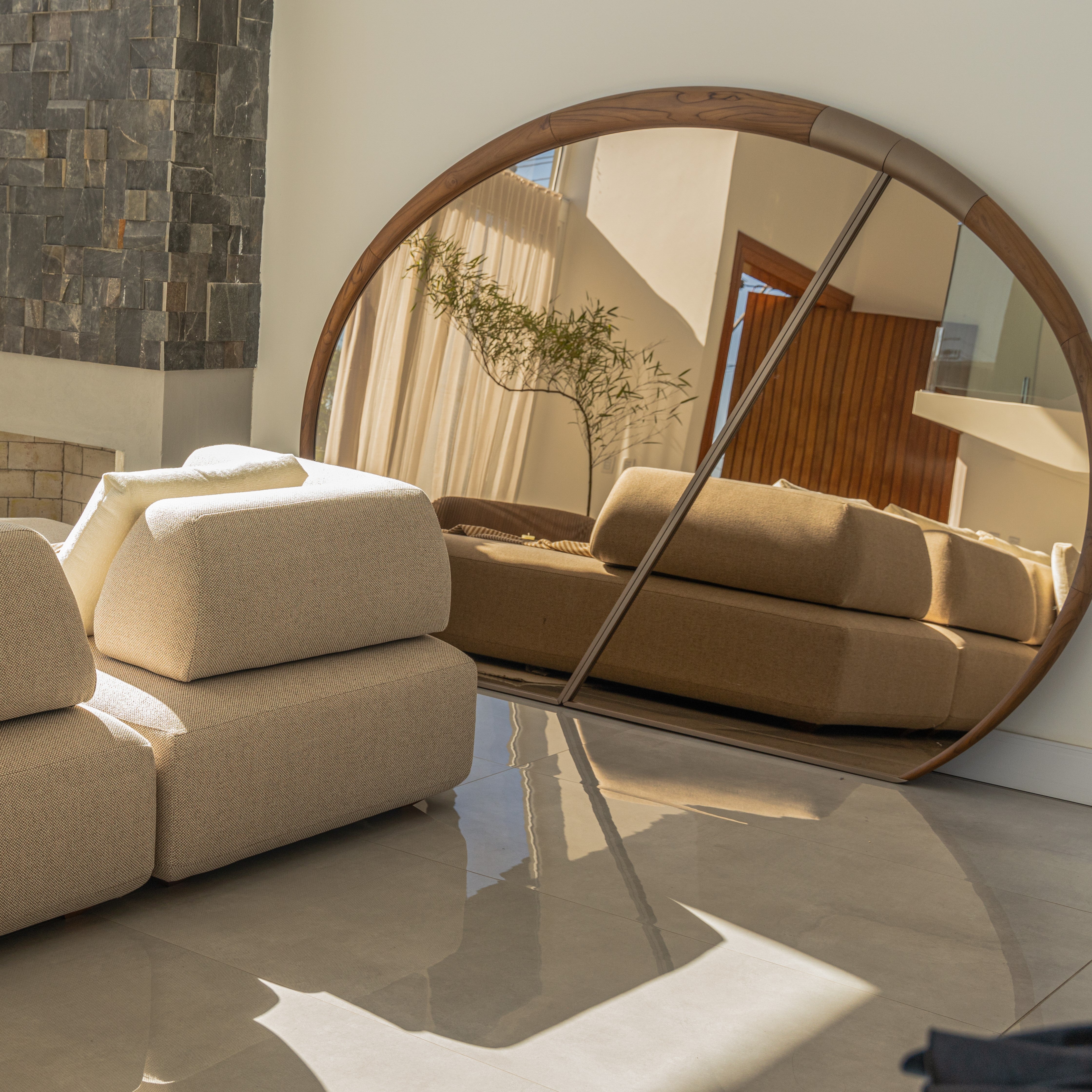 Uultis Contemporary Furniture