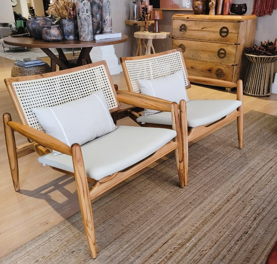 Uultis Contemporary Furniture