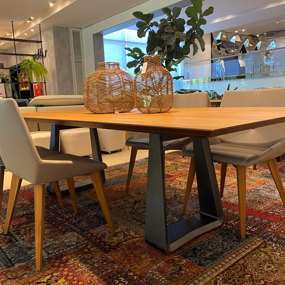Uultis Contemporary Furniture