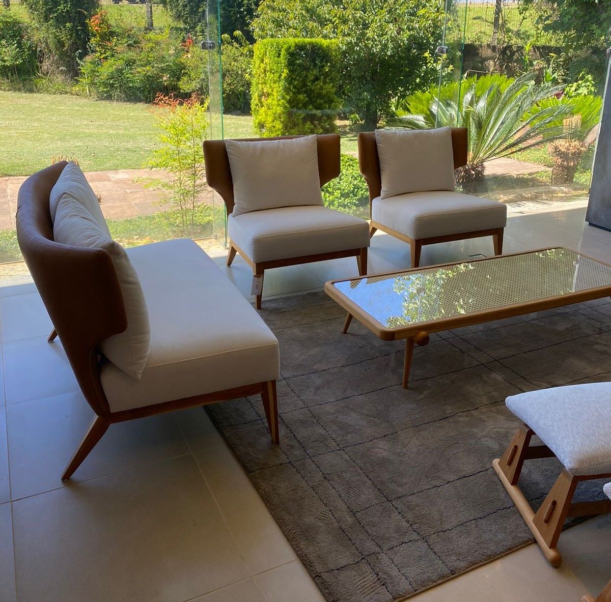 Uultis Contemporary Furniture