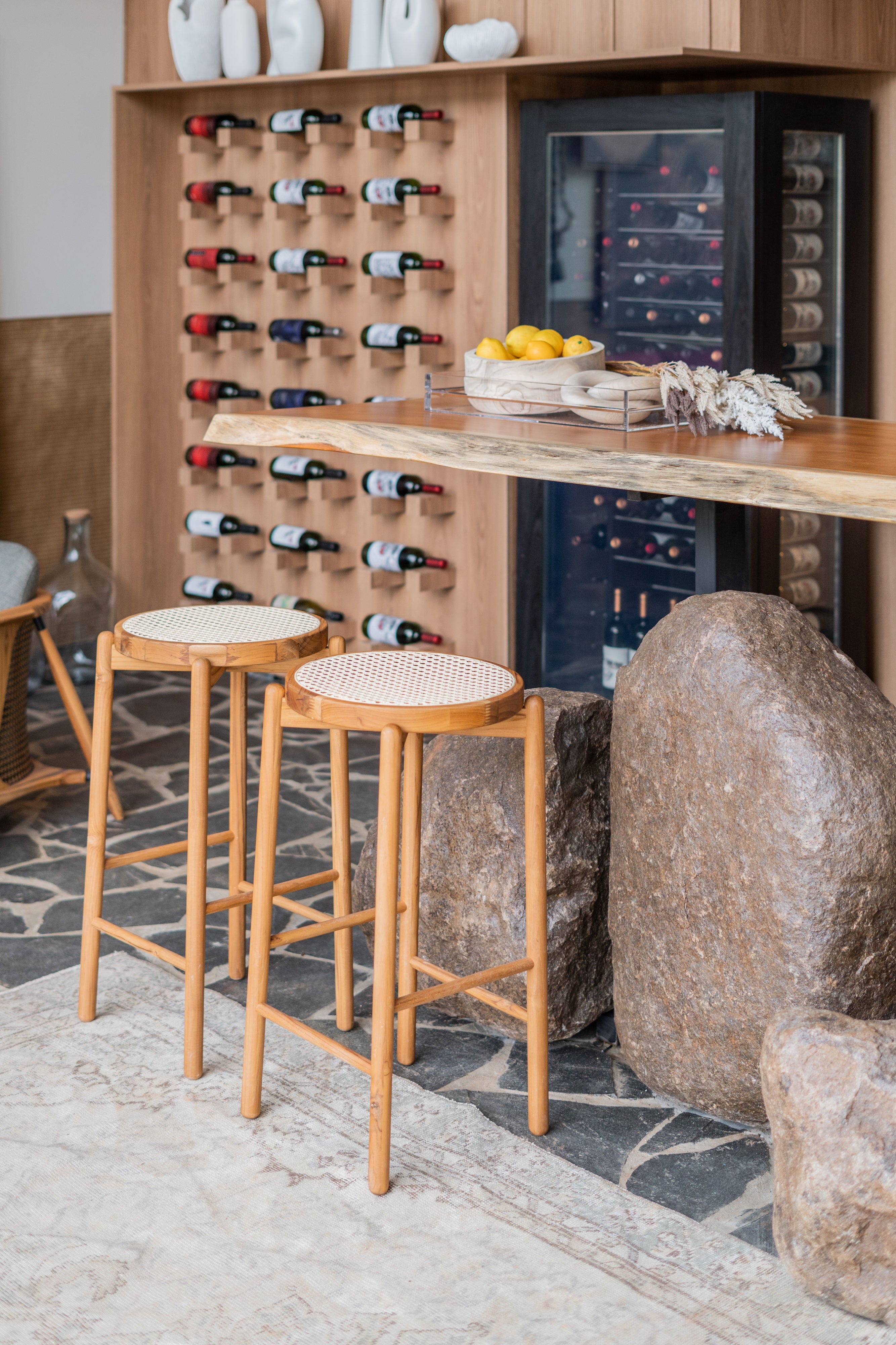 MARU - MH9428 - BAR STOOL (20 x 20 x 29)