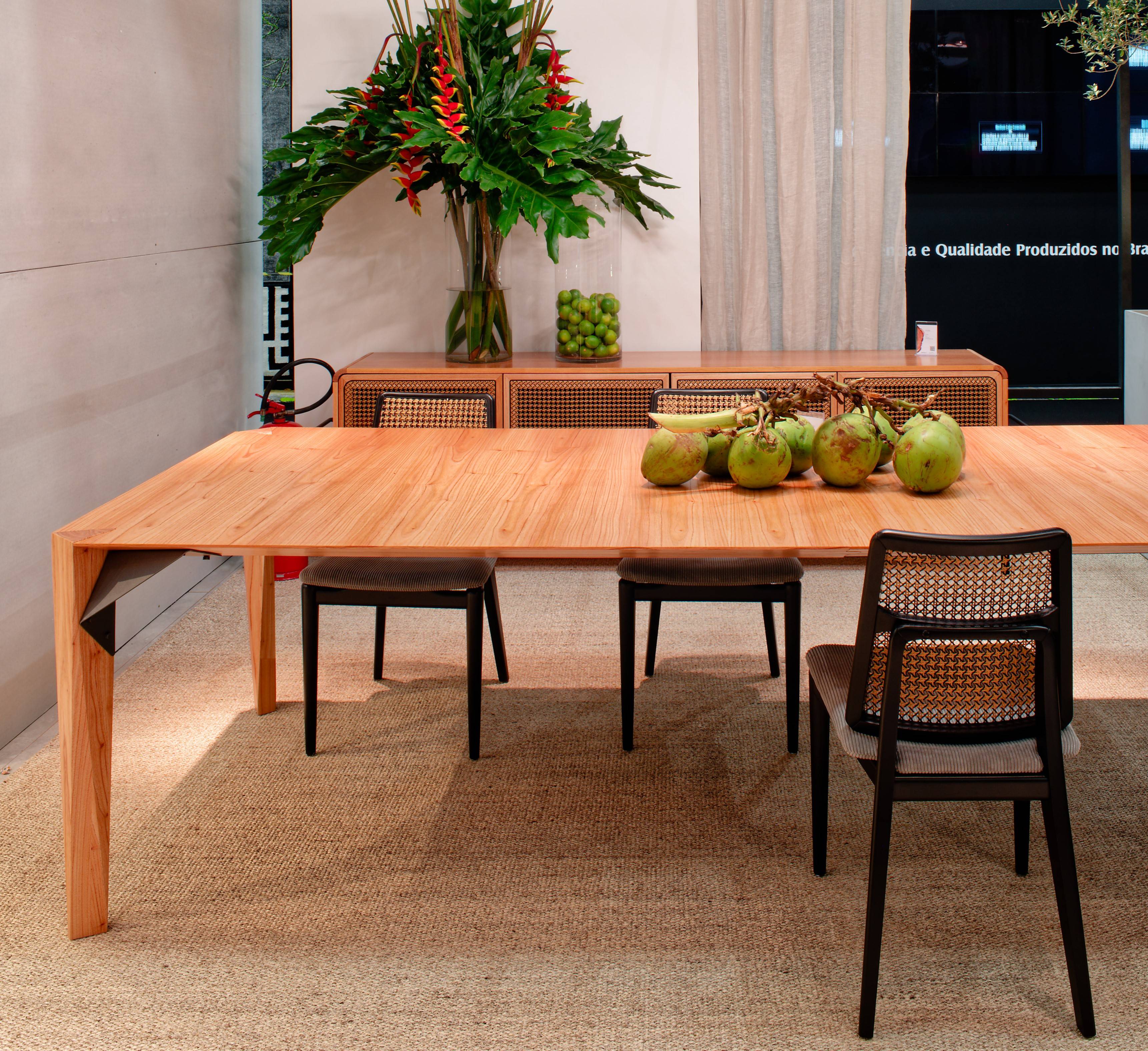 Uultis Contemporary Furniture