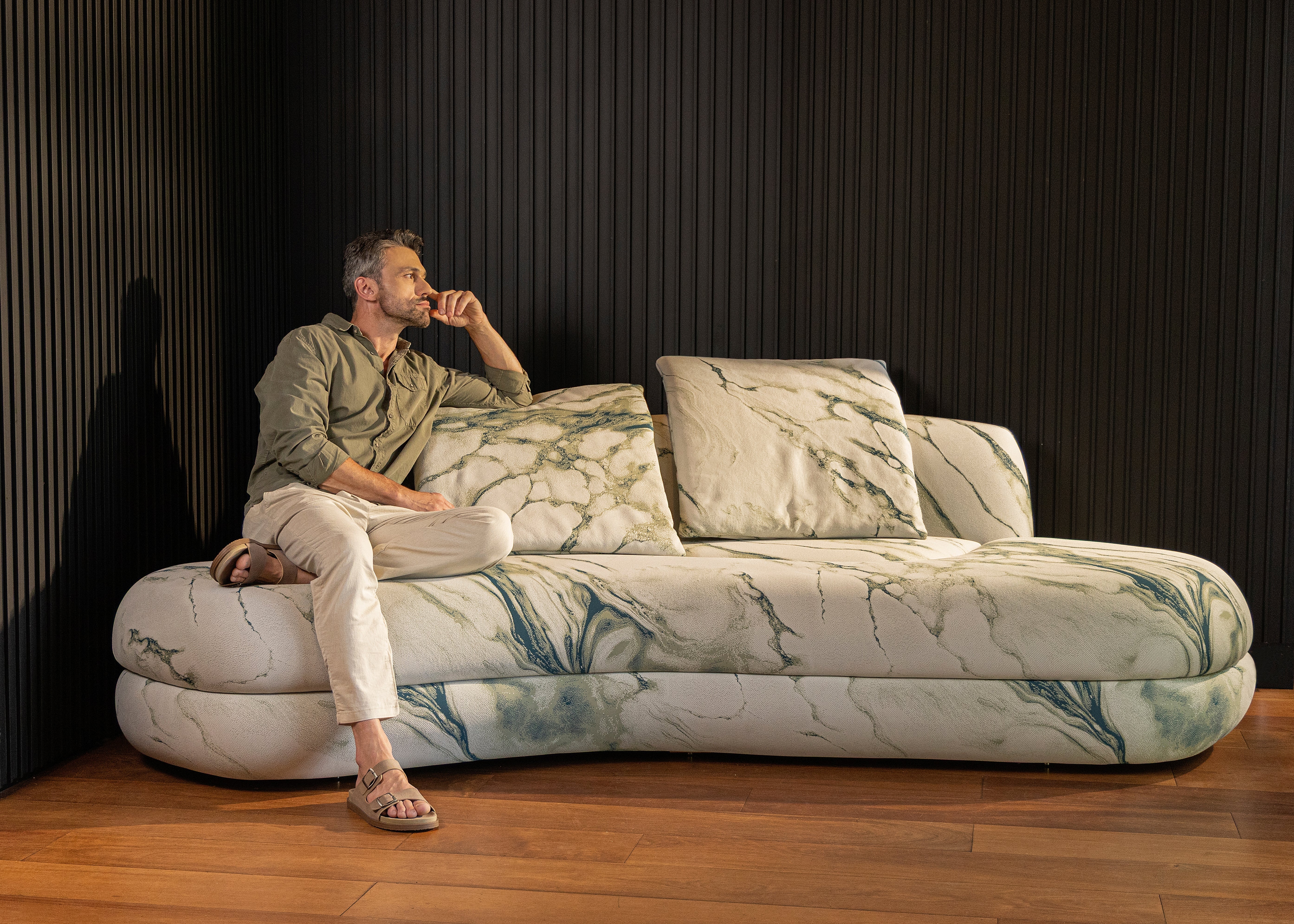 Uultis Contemporary Furniture