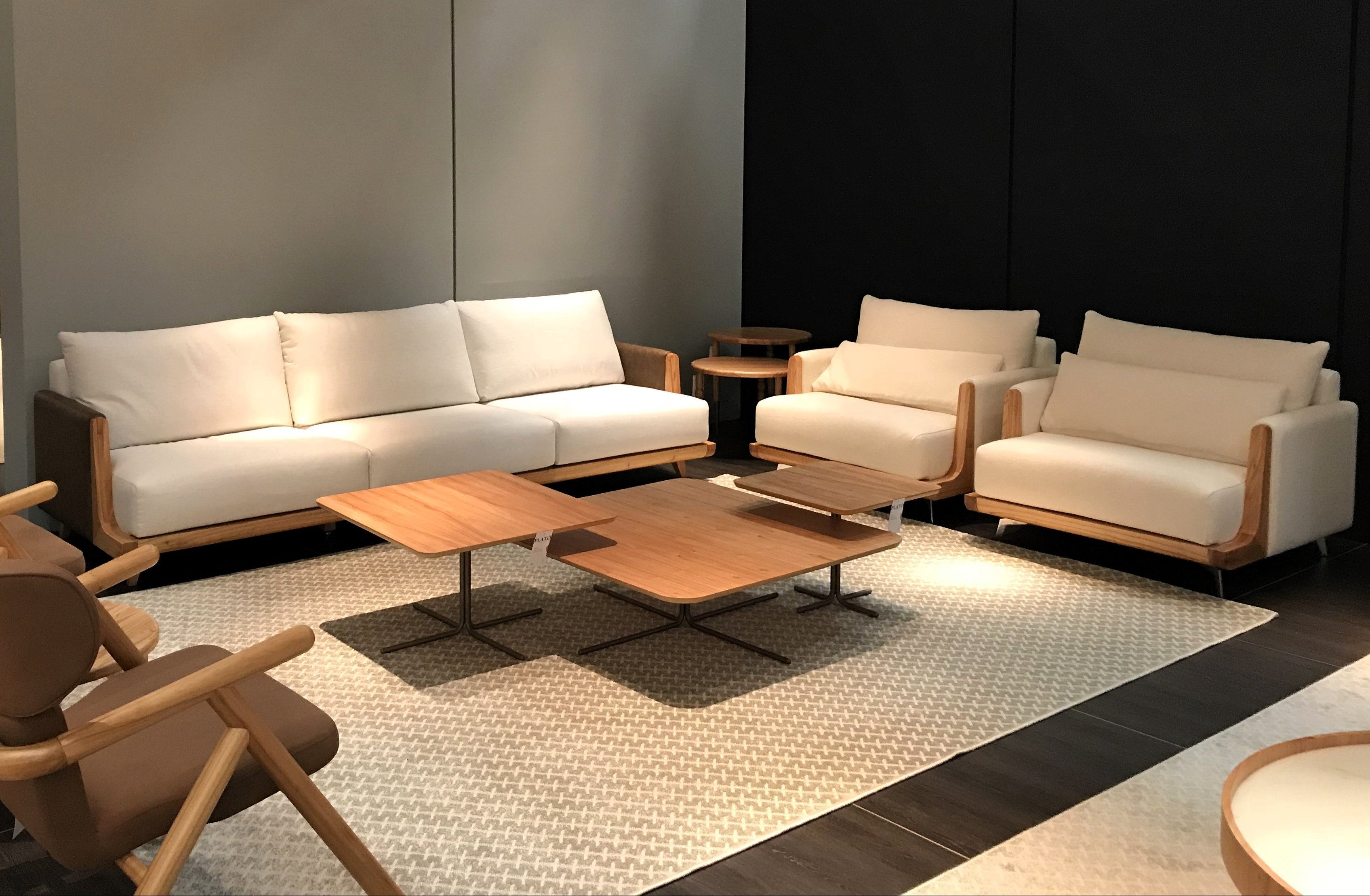 Uultis Contemporary Furniture
