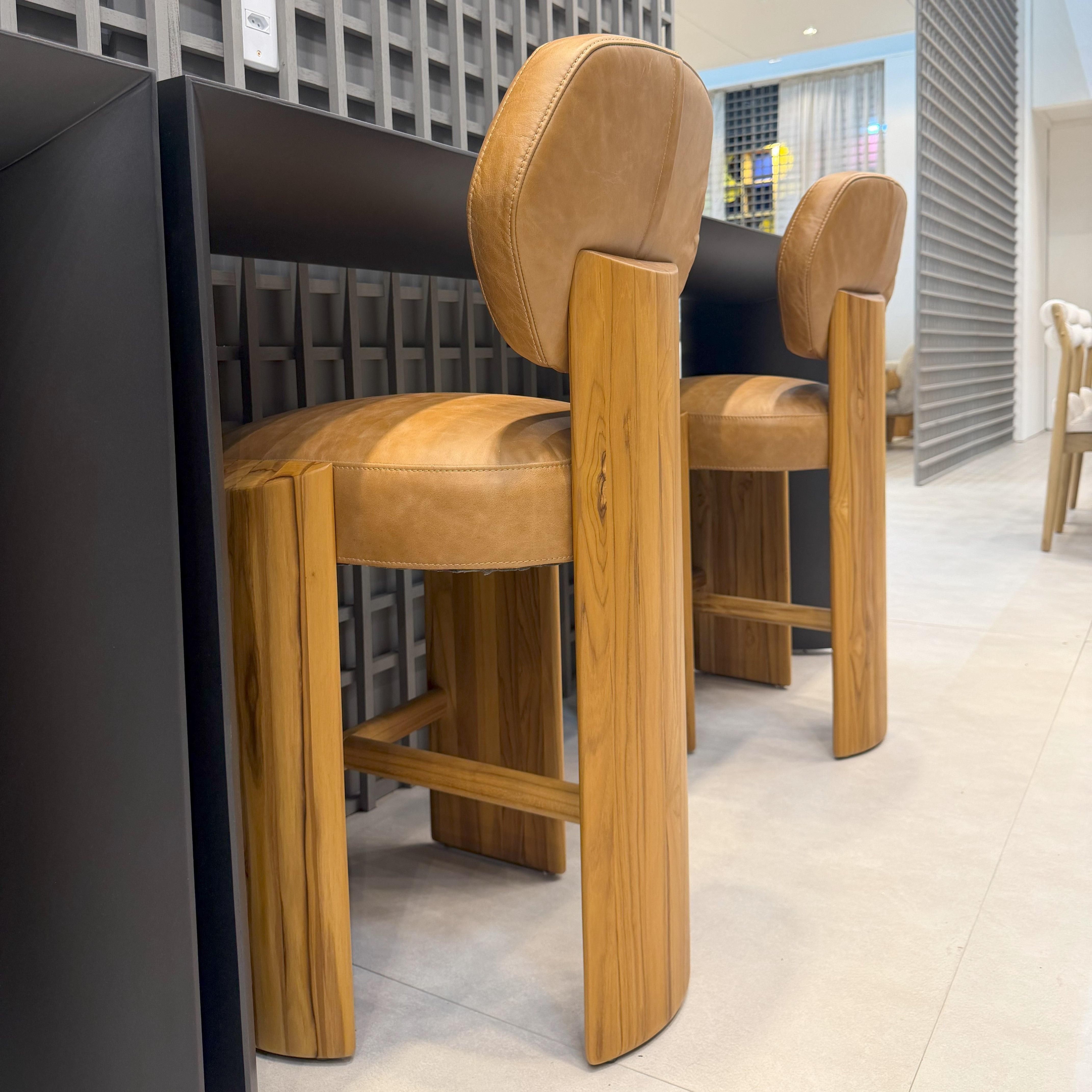 Uultis Contemporary Furniture