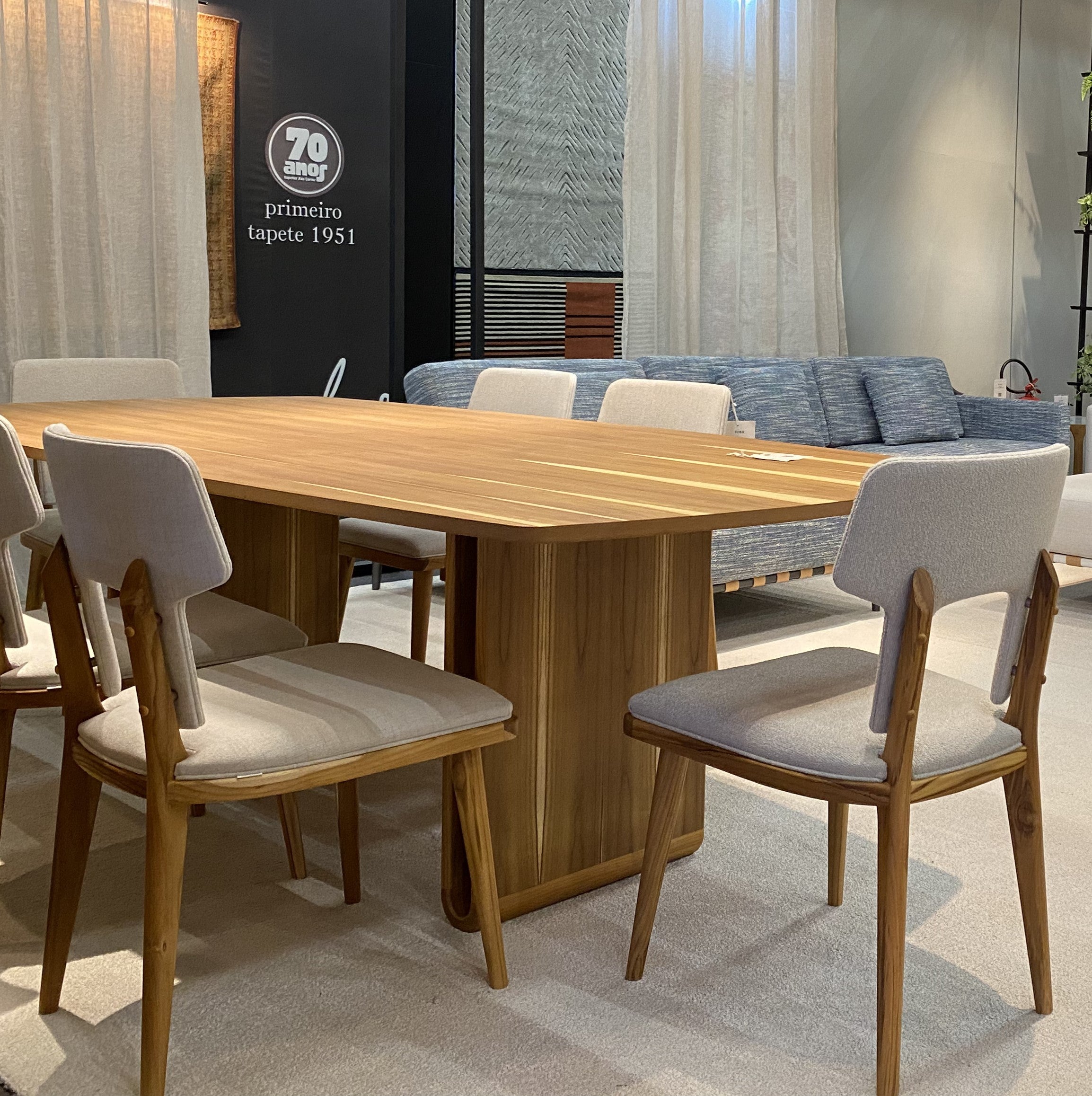 Uultis Contemporary Furniture