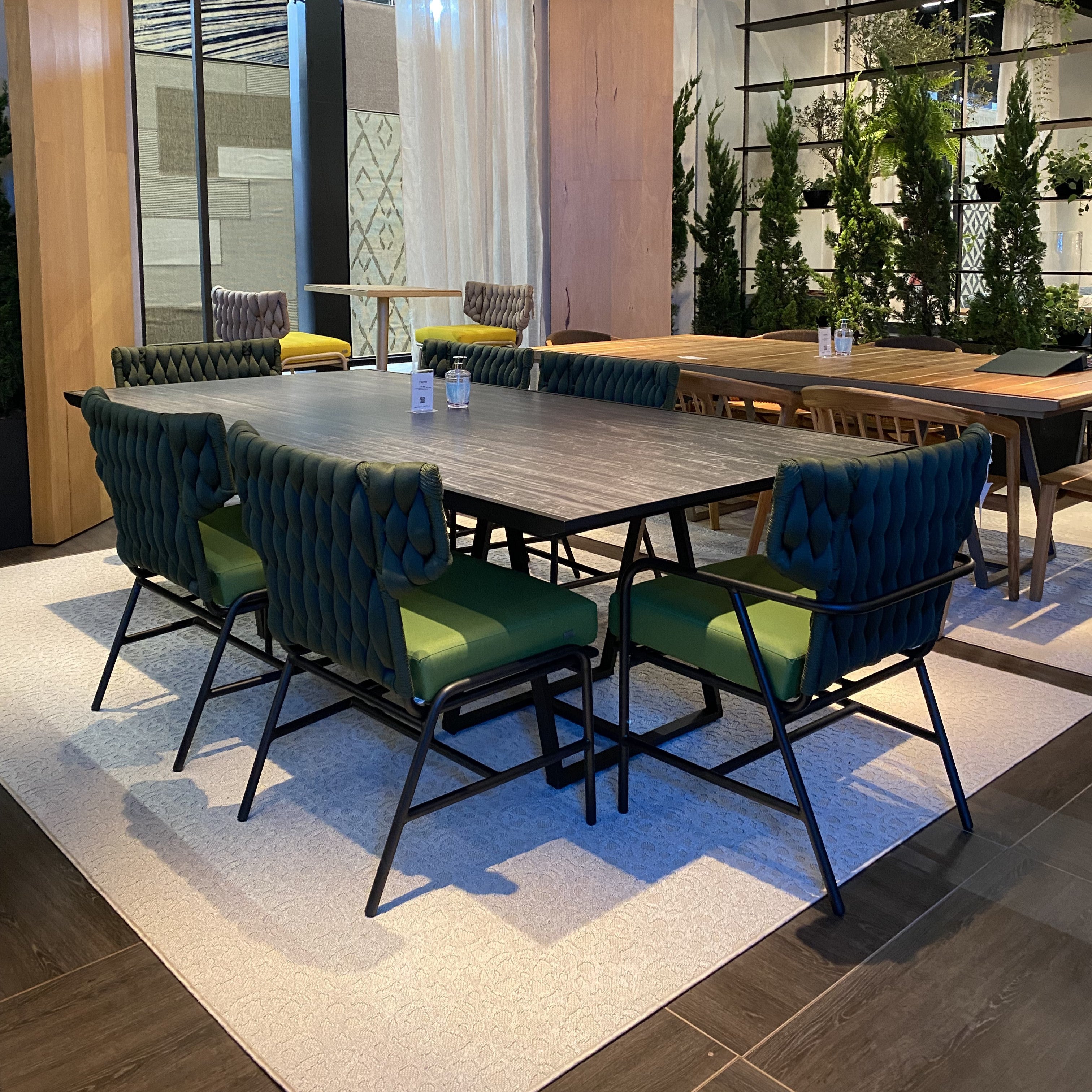 Uultis Contemporary Furniture