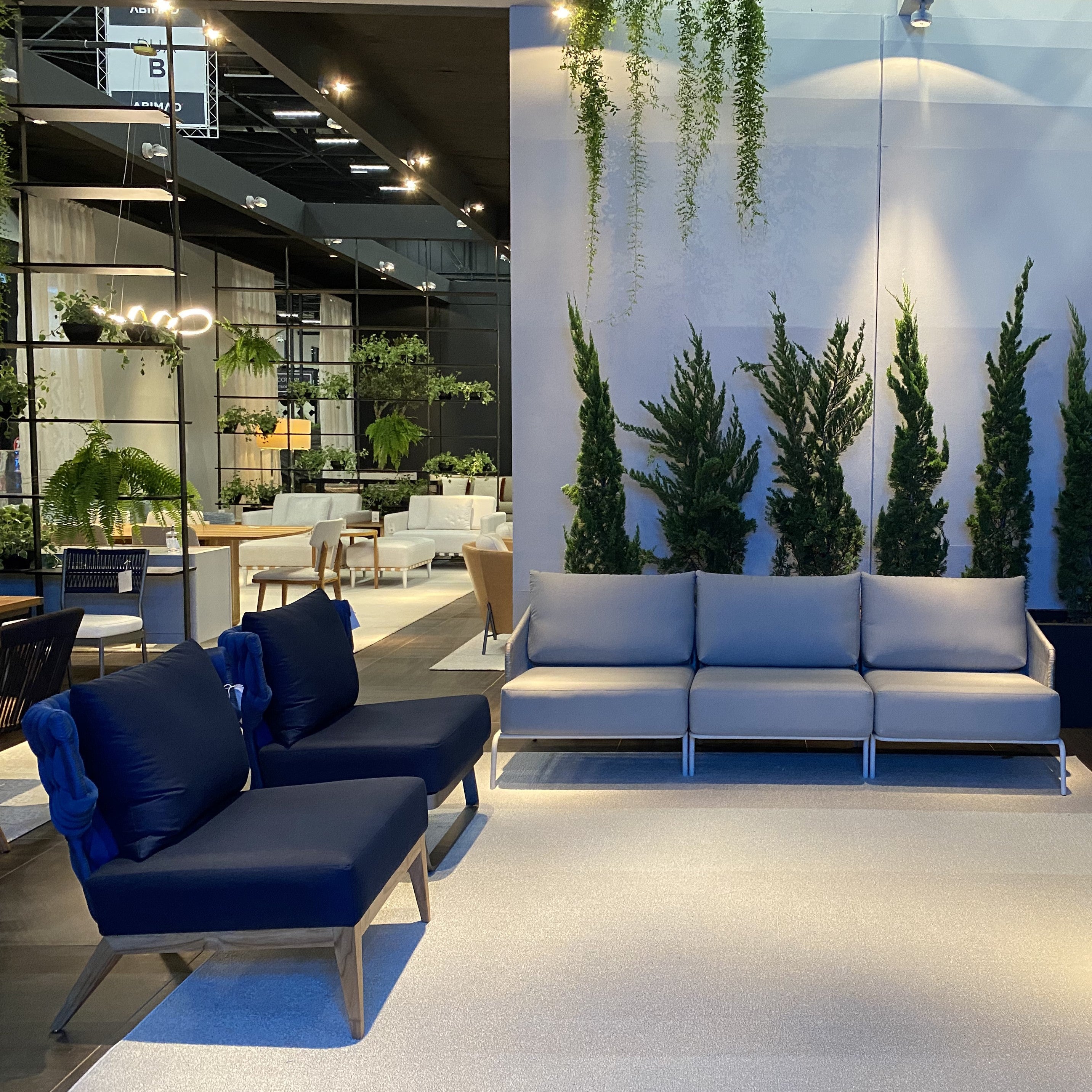 Uultis Contemporary Furniture