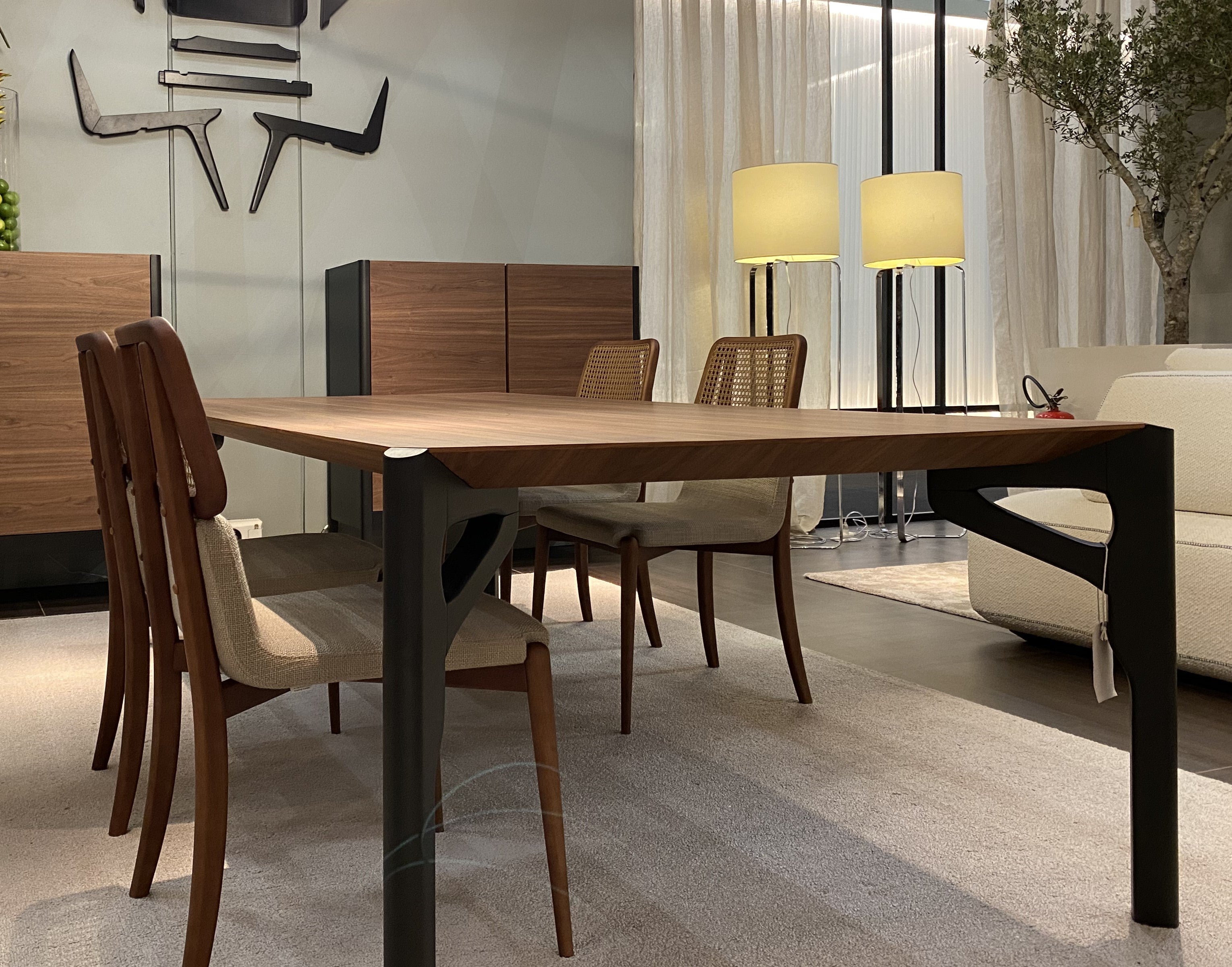 Uultis Contemporary Furniture