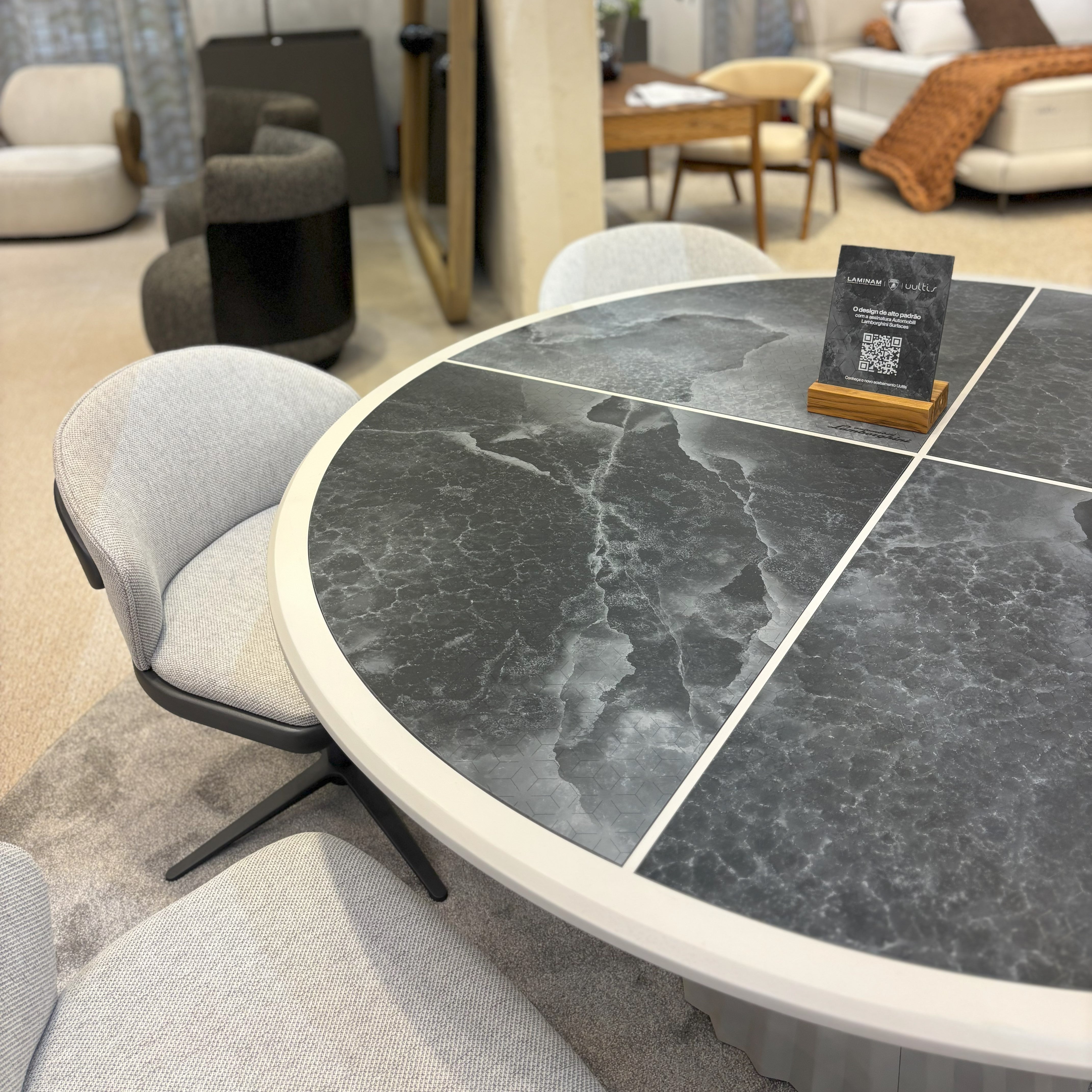 Uultis Contemporary Furniture