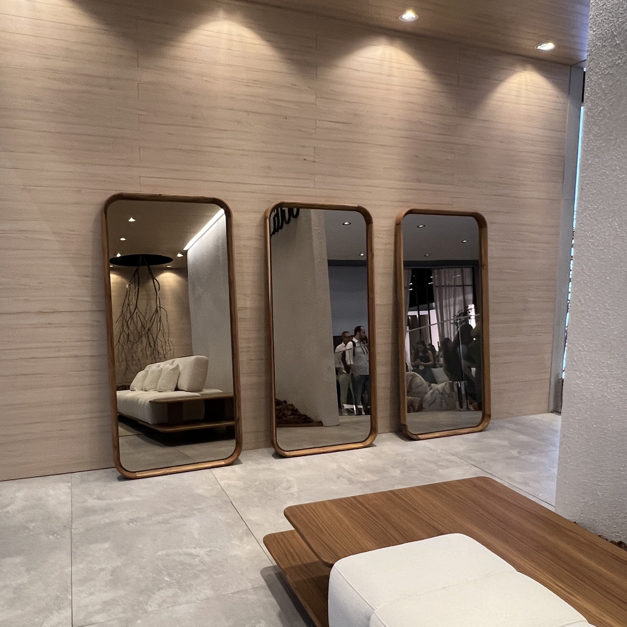 Uultis Contemporary Furniture