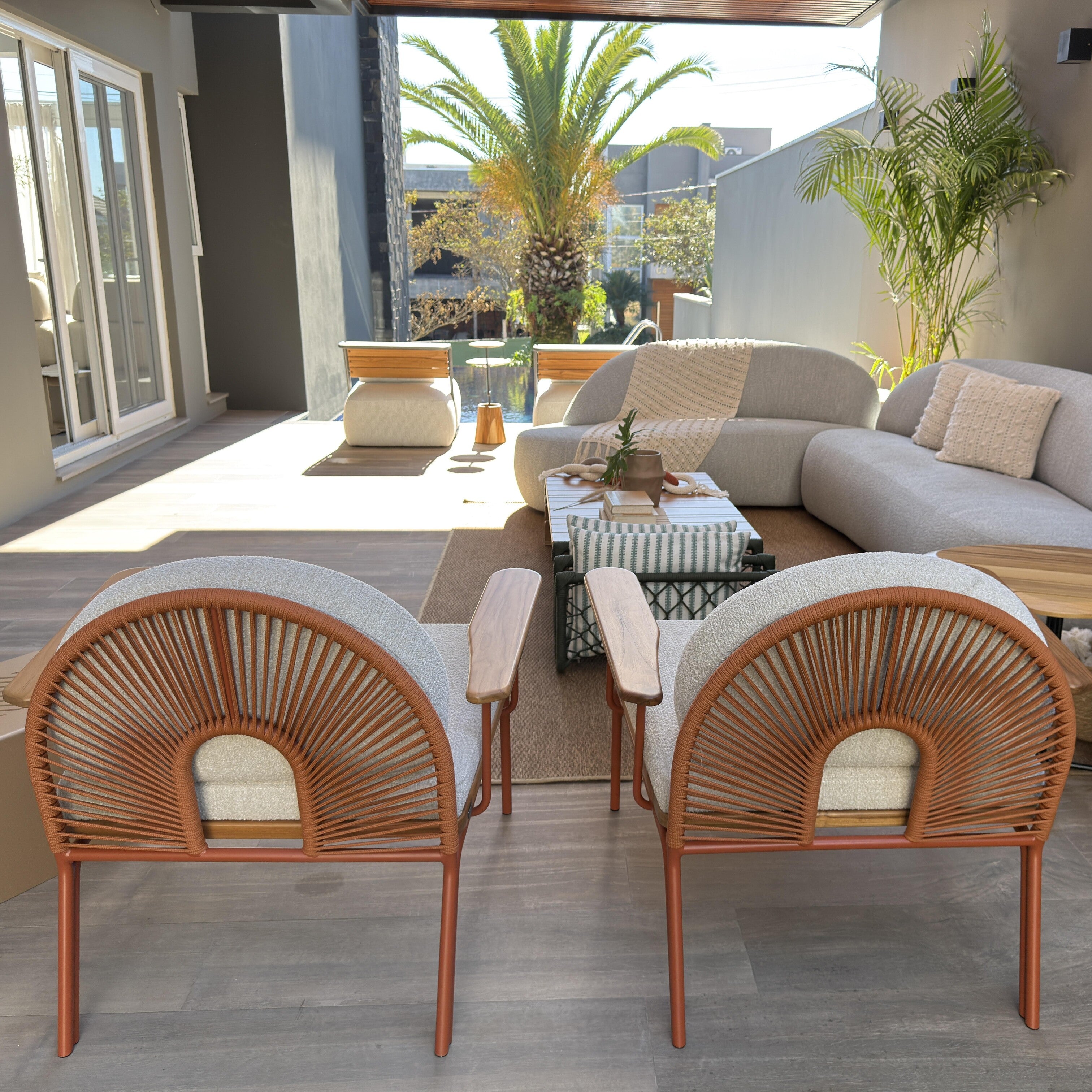 Uultis Contemporary Furniture