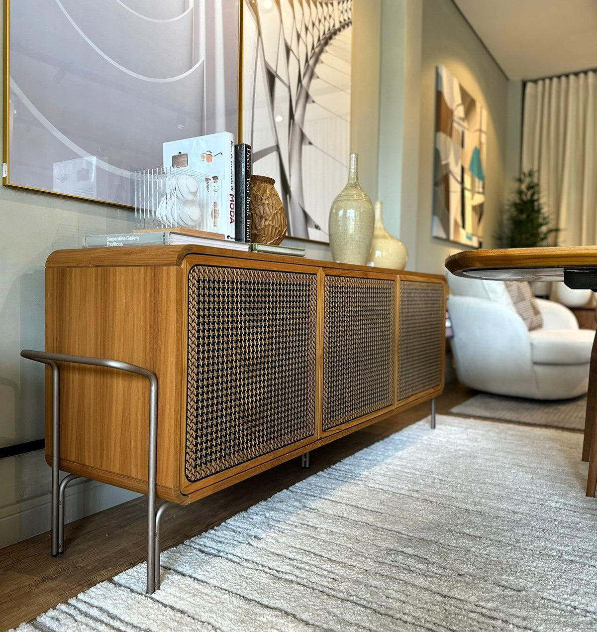 Uultis Contemporary Furniture