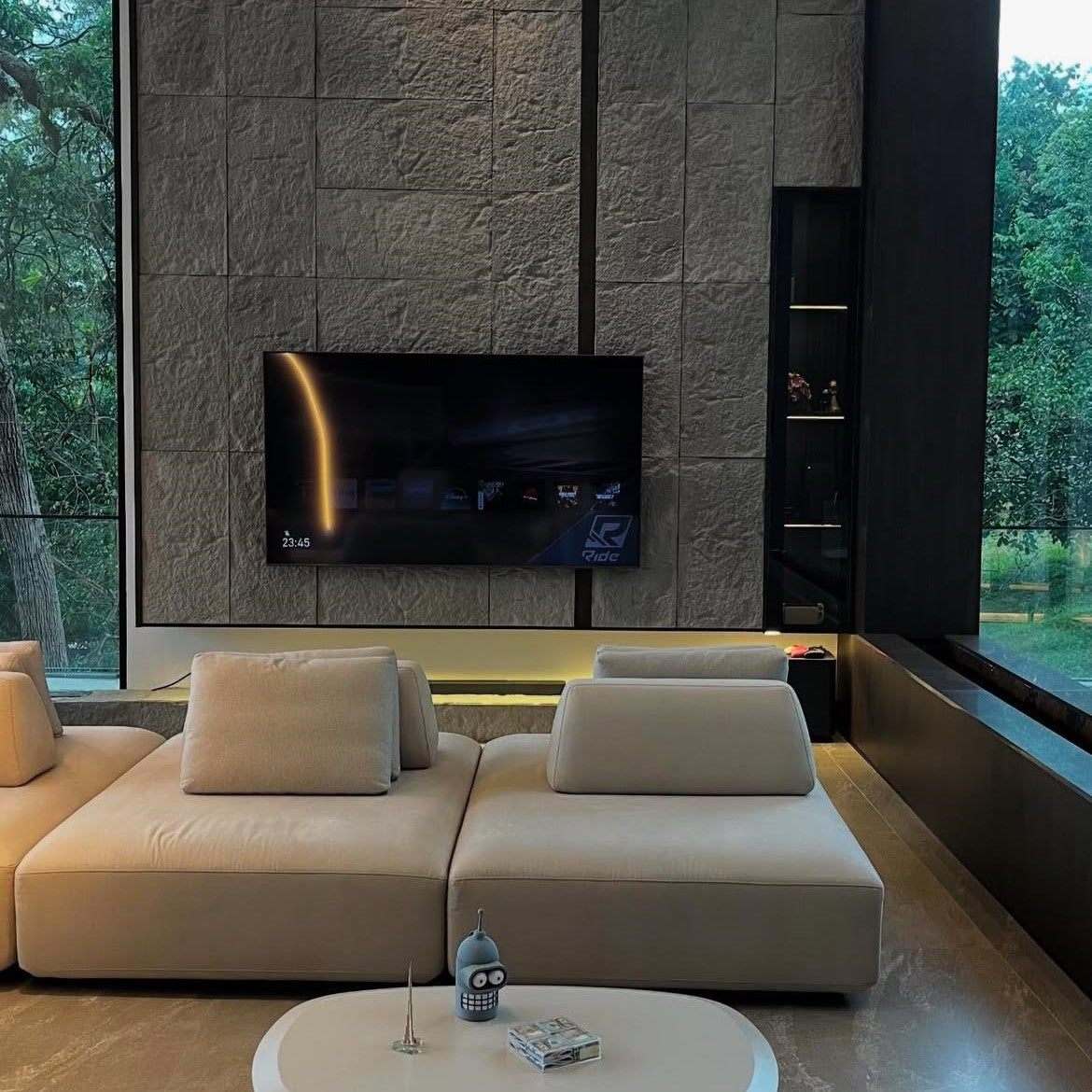 Uultis Contemporary Furniture