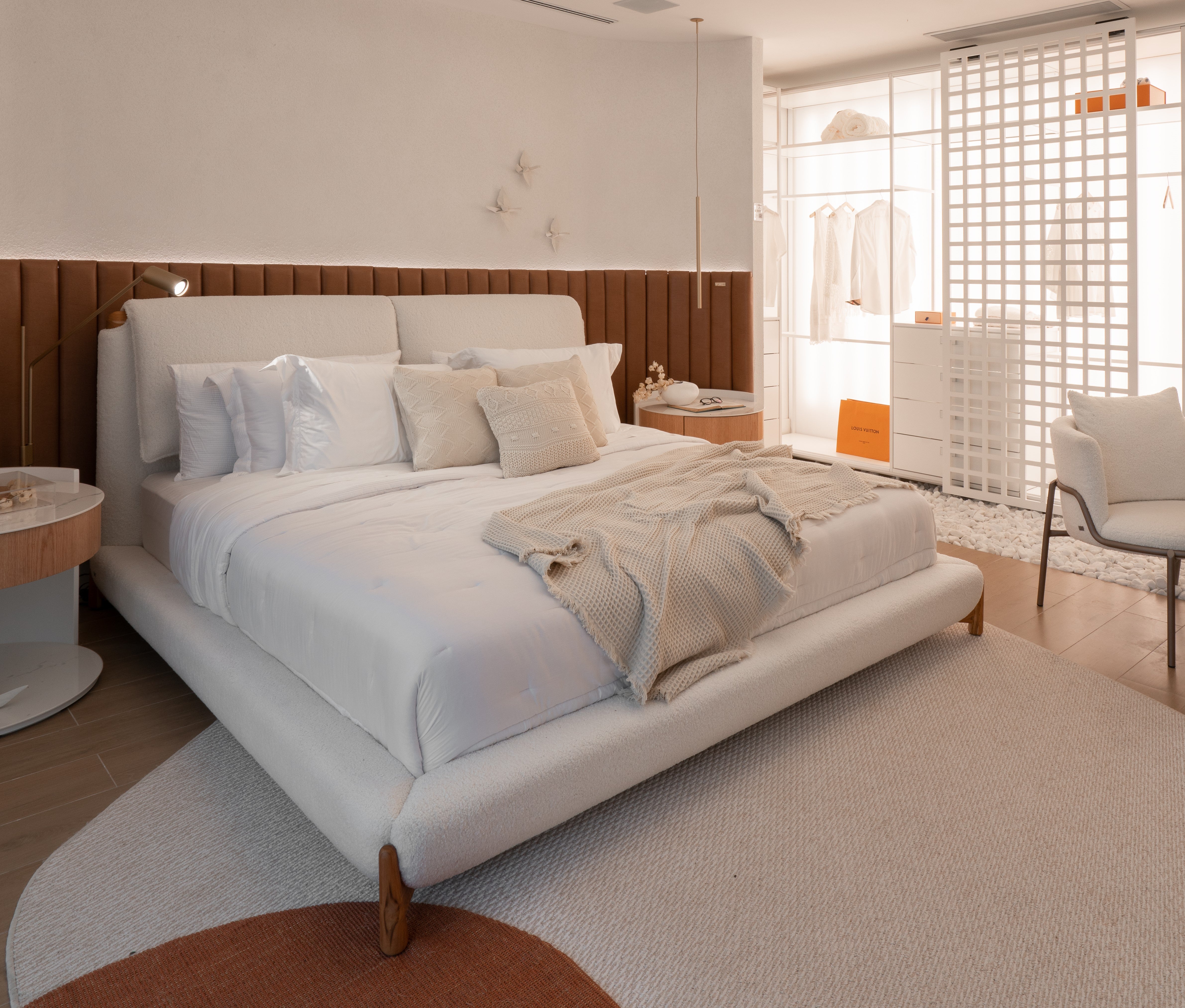 Uultis Contemporary Furniture