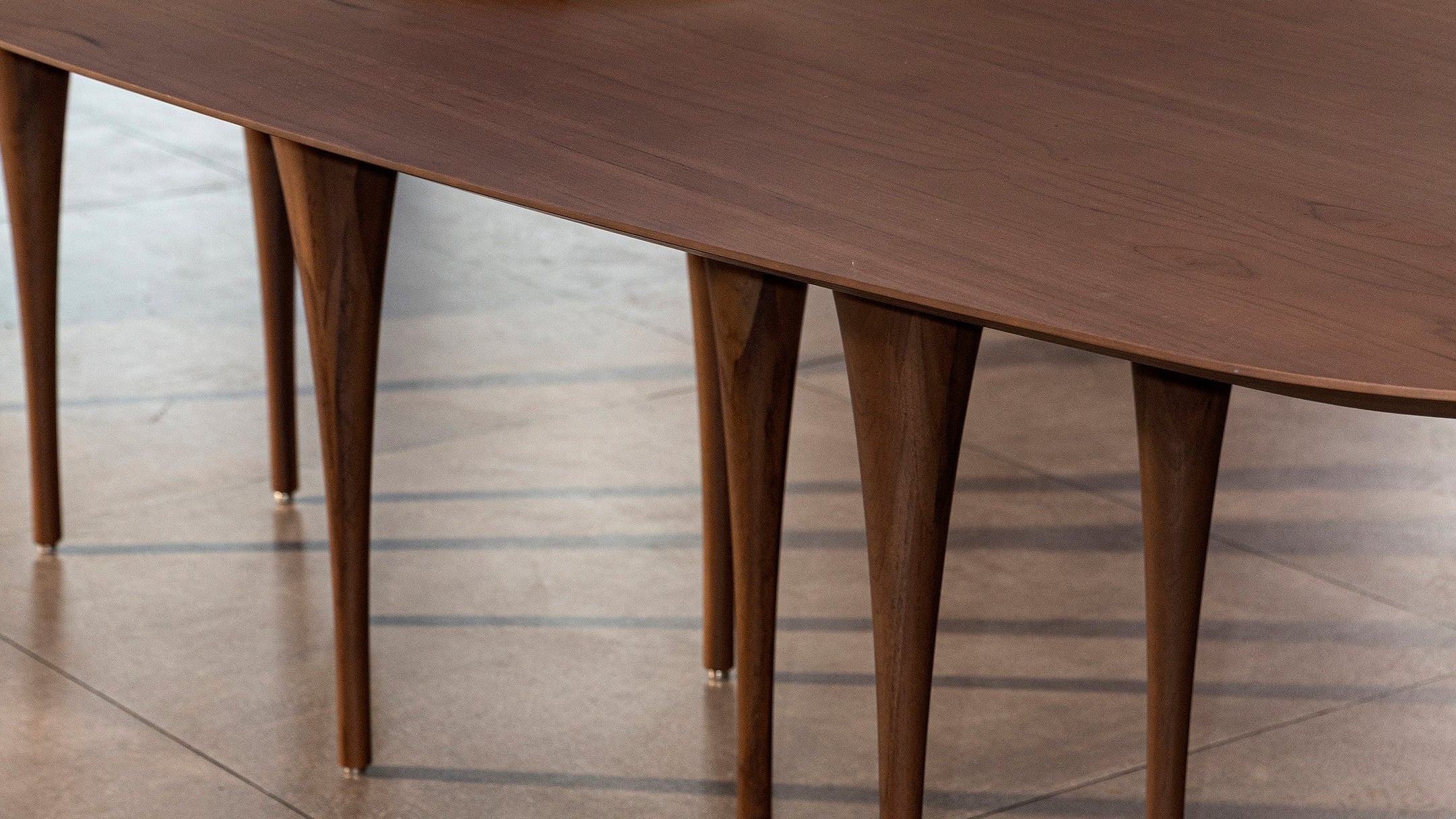 Uultis Contemporary Furniture