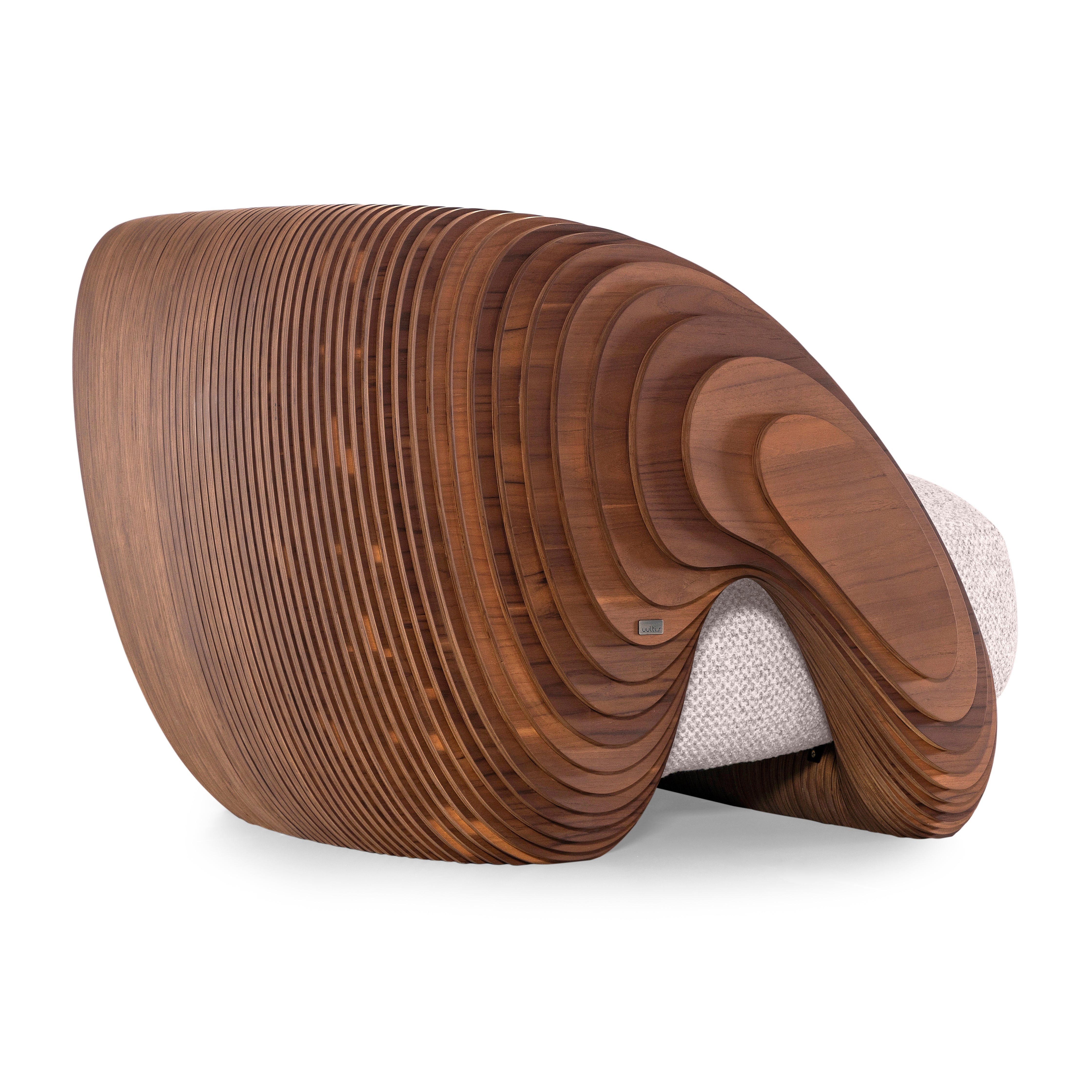 ABBRACCIO Armchair in Walnut and Beige Fabric
