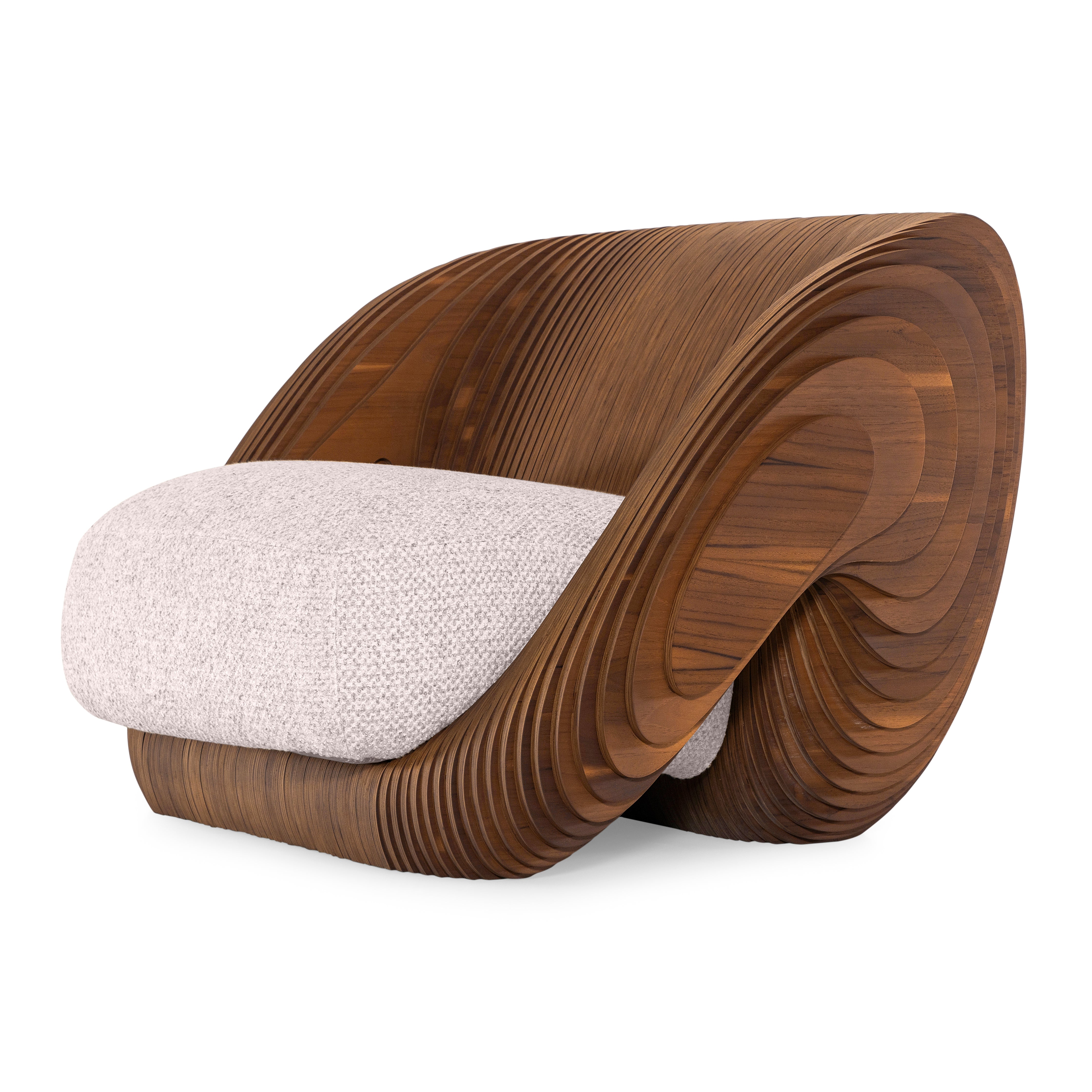 ABBRACCIO Armchair in Walnut and Beige Fabric