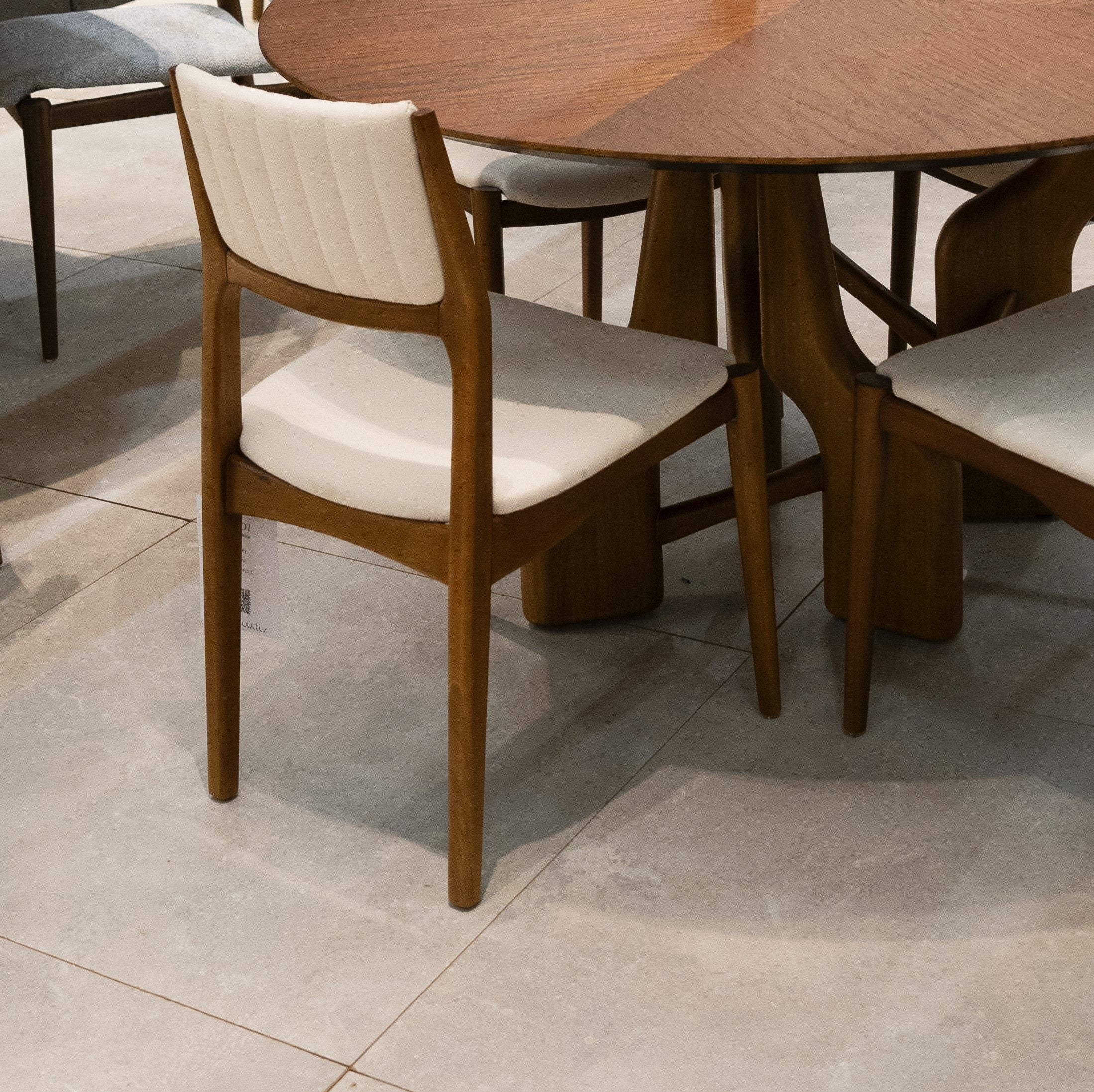 Uultis Contemporary Furniture