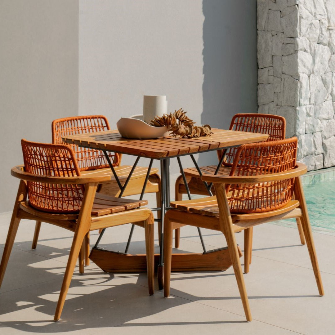 Uultis Contemporary Furniture