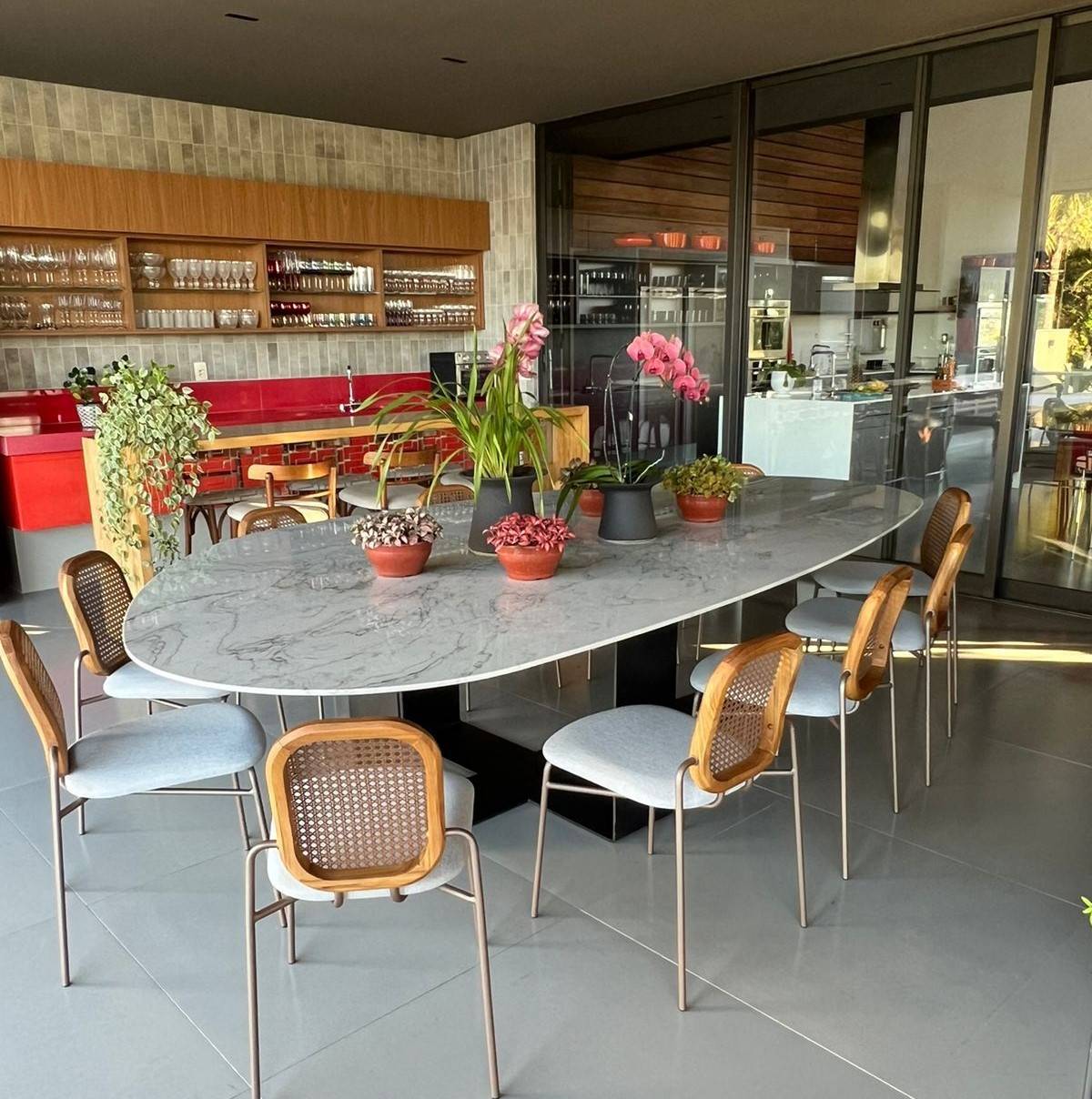 Uultis Contemporary Furniture