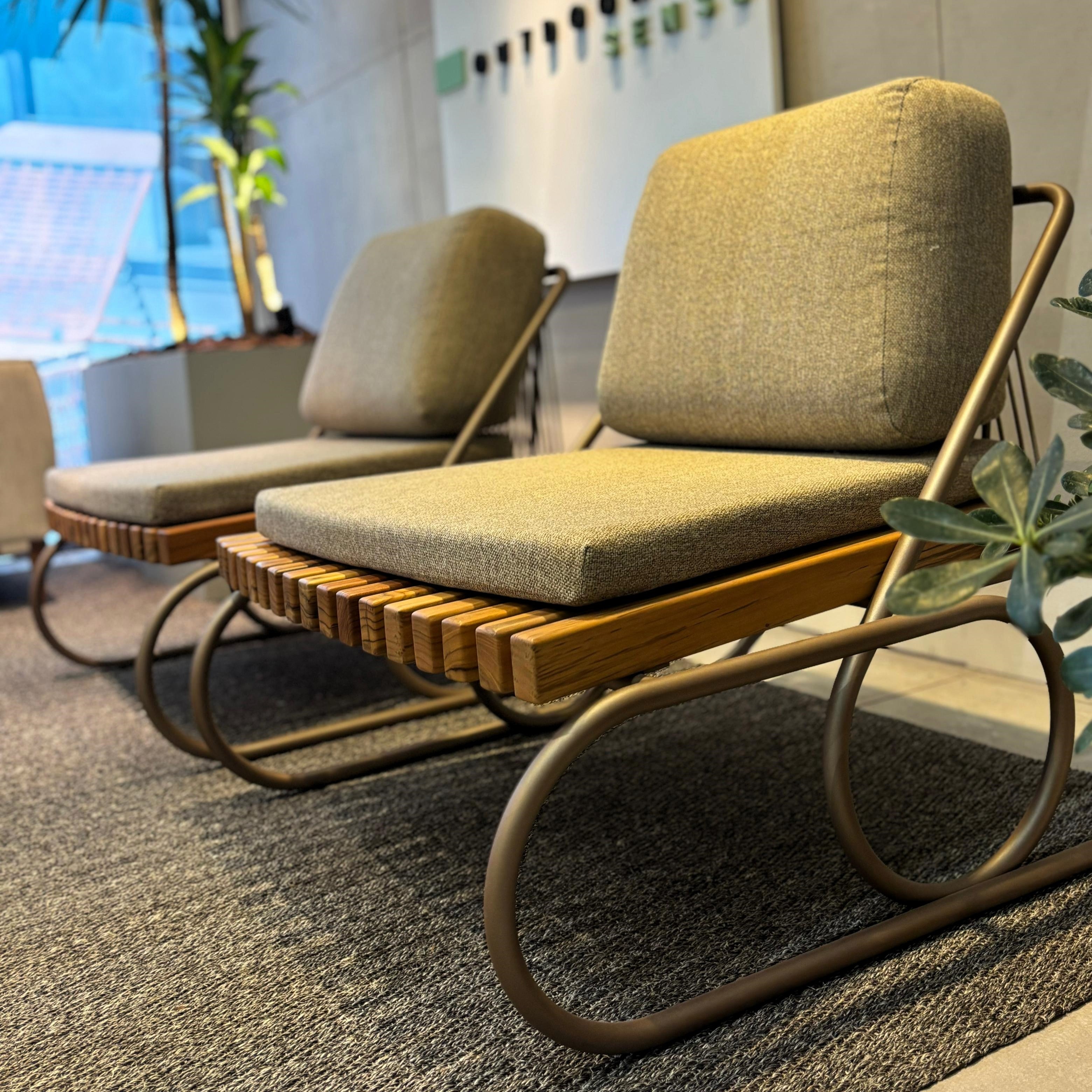 Uultis Contemporary Furniture