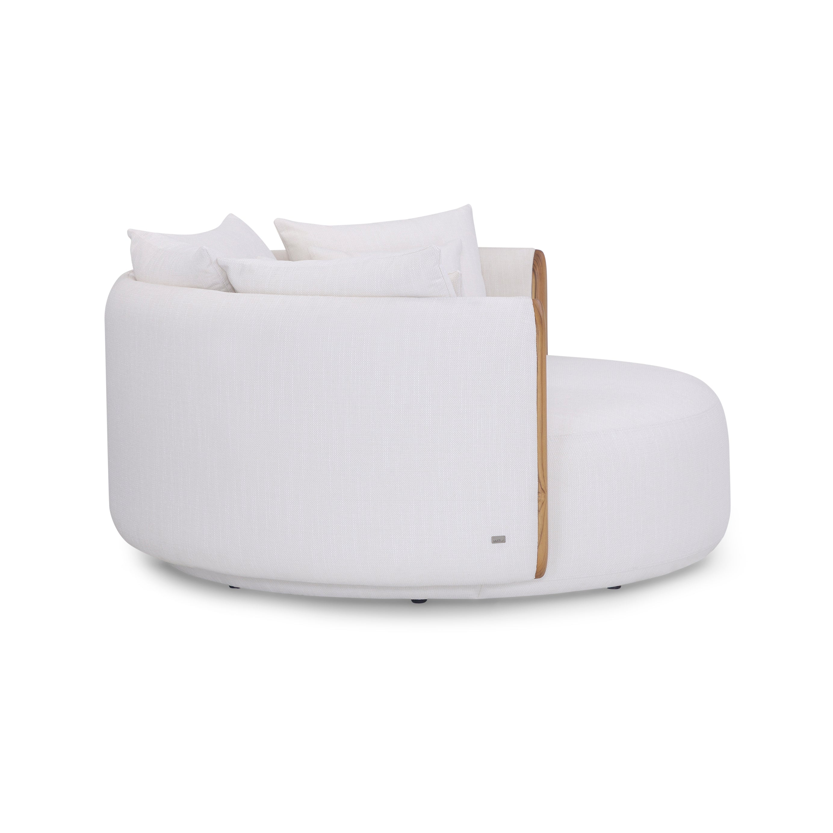 DOMO Chaise in Chinaberry and White Fabric