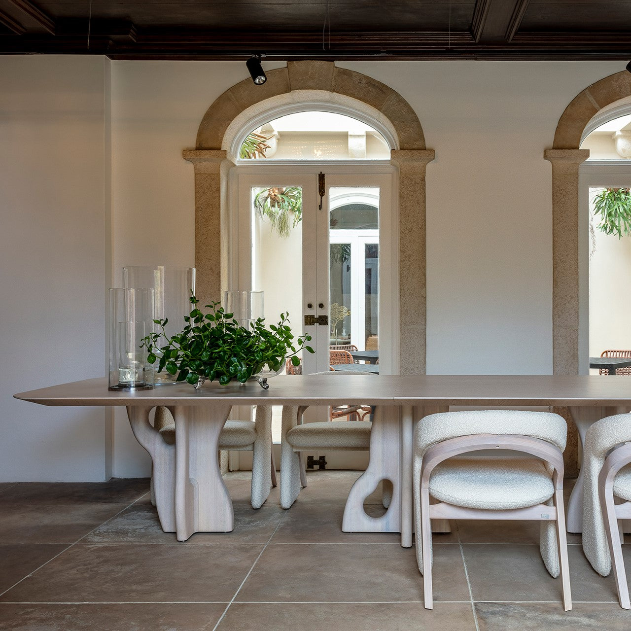 Uultis Contemporary Furniture